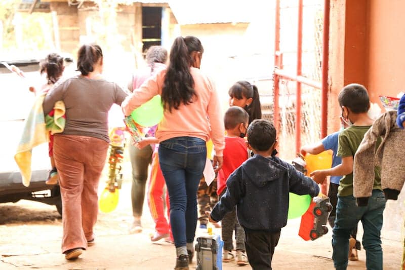 Dif Los Reyes Magos No Descansan Y Con Ellos Entregamos Juguetes